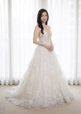 006-Soft-A-Line_Plunging-V-Neck_Sleeveless_All-Over-Glitter-Vine-Lace-asian-bridal-hire