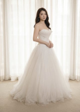 020-Dramatic-A-Line_Strapless_Ruched-Bodice_Glitter-Tulle-asian-bridal-hire