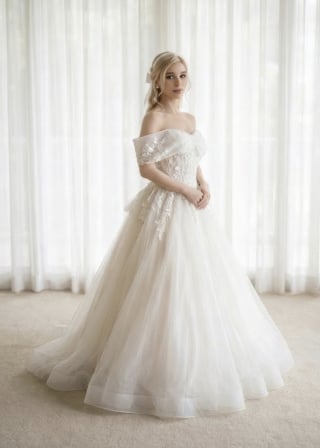 028-Dramatic-A-Line_Off-Shoulder_Ruched-Tulle-Strap_Floral-Lace-asian-bridal-hire