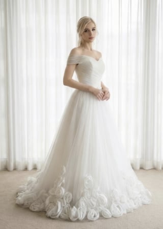 027-Soft-A-Line_Wide-Strap_3D-Floral-Applique_Lace-Hem-asian-bridal-hire