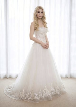 033-Soft-A-Line_Strapless-Sweetheart_Ruched-Bodice_Beaded-Waist-asian-bridal-hire