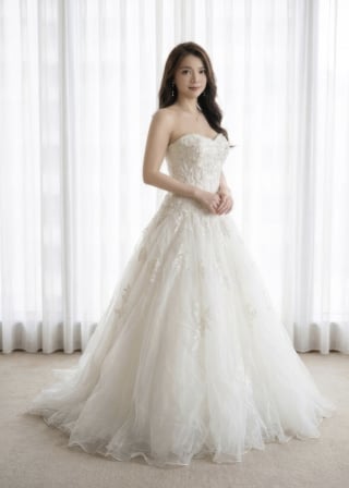 060-Dramatic-A-Line_Strapless-Sweetheart_All-Over-Sequin-Lace-asian-bridal-hire