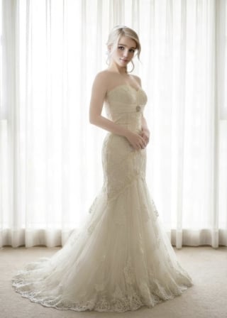 043-Mermaid_Strapless-Sweetheart_Beaded-Bodice_Tiered-Ruffle-Skirt-asian-bridal-hire