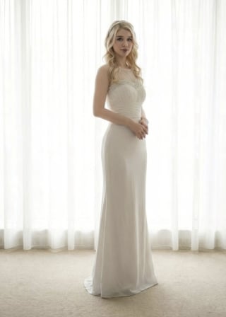 053-Sheath_Sleeveless_Boat-Neck_Minimalist-Satin_Clean-asian-bridal-hire