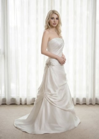 092-Soft-A-Line_Strapless_All-Over-Silver-Sequins_Starry-Look-asian-bridal-hire